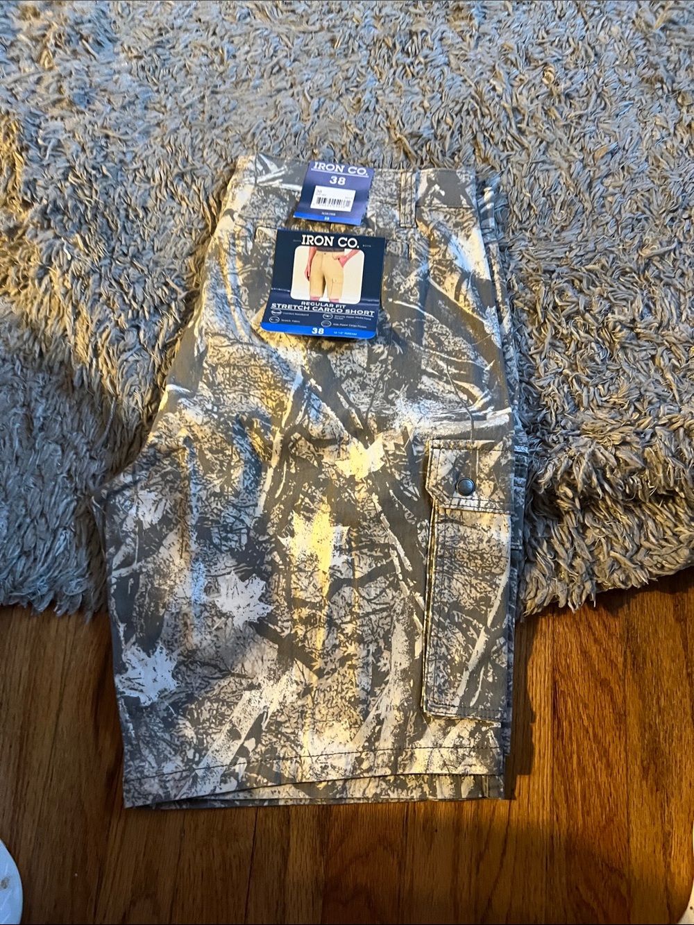 Iron Co. Men's Gray Camo Cargo Shorts - Realtree Style